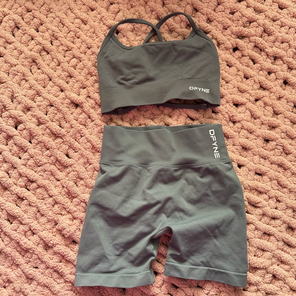 dfyne dynamic backless sports bra